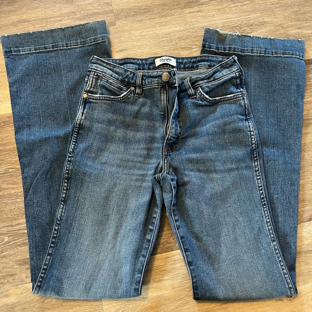 High Rise Retro Wranglers - Picture 2 of 5